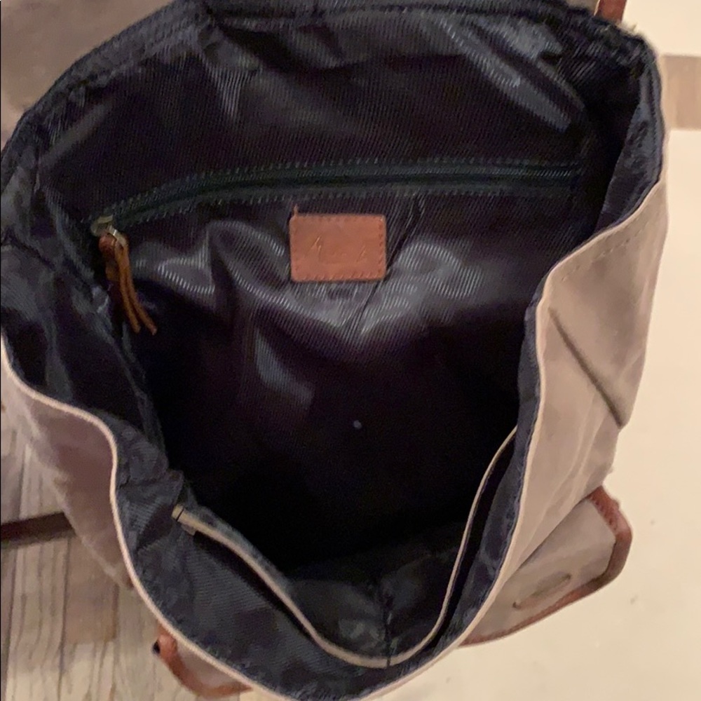 Backpack - Picture 4 of 4